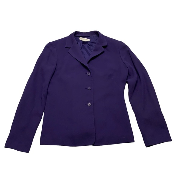 Casual Corner Jackets & Blazers - Casual Corner blazer. Size 6